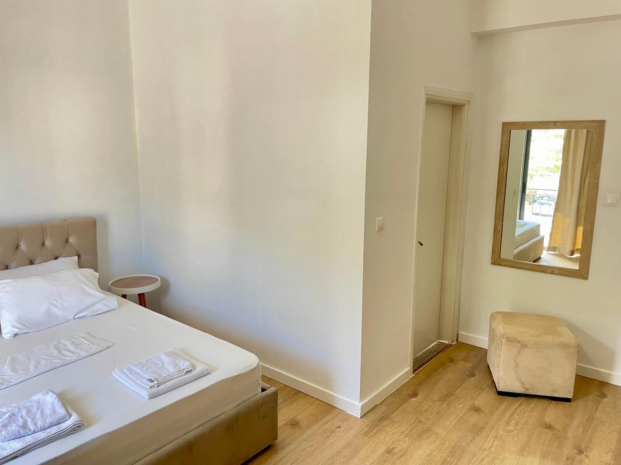 Hotell Sunny Side Sarandë